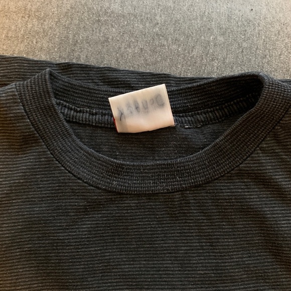Vintage Marlboro gray/black striped T Shirt - Picture 5 of 5